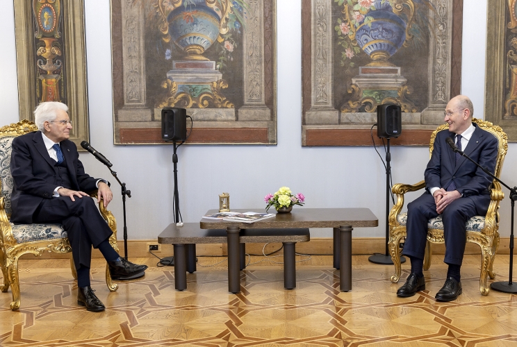 Il Presidente Sergio Mattarella con Nando Paglioncelli, rappresentante dei soci fondatori del CESVI