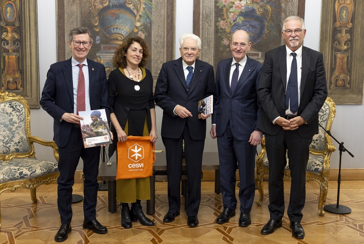 Il Presidente Sergio Mattarella al termine dell'incontro con una delegazione del CESVI (Cooperazione Emergenza e Sviluppo), composta da Gloria Zavatta presidente della fondazione, Maurizio Carrara presidente ad honorem, Stefano Piziali direttore generale e Nando Pagnoncelli in rappresentanza dei soci fondatori