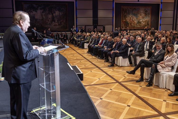 Il Presidente della Repubblica Sergio Mattarella in occasione del 44° Forum dell’Olio e del Vino organizzato dalla Fondazione Italiana Sommelier dell’olio e del vino
