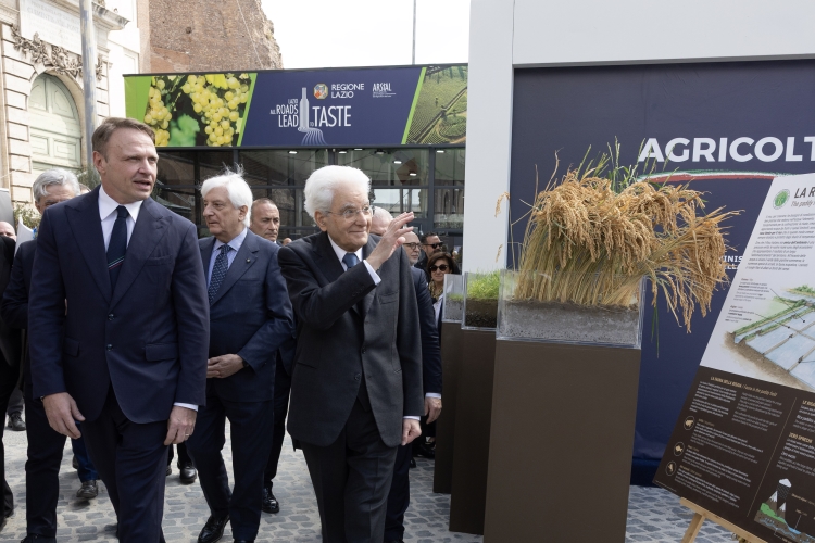 Il Presidente della Repubblica Sergio Mattarella con Francesco Lollobrigida, Ministro dell’agricoltura, della sovranità alimentare e delle foreste in occasione della cerimonia di inaugurazione del Villaggio “Agricoltura è” nell’anniversario della firma dei Trattati di Roma 
