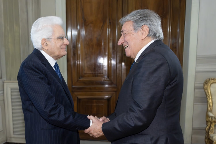 Il Presidente della Repubblica Sergio Mattarella con Innocenzo Cipolletta, Presidente dell’Associazione Italiana Editori 
