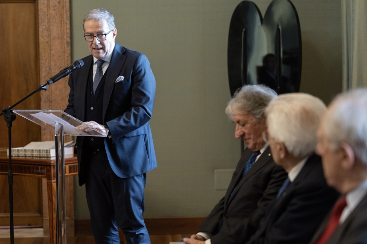 Il Presidente della Repubblica Sergio Mattarella incontra il Presidente dell’Associazione Italiana Editori, unitamente ad una delegazione  
