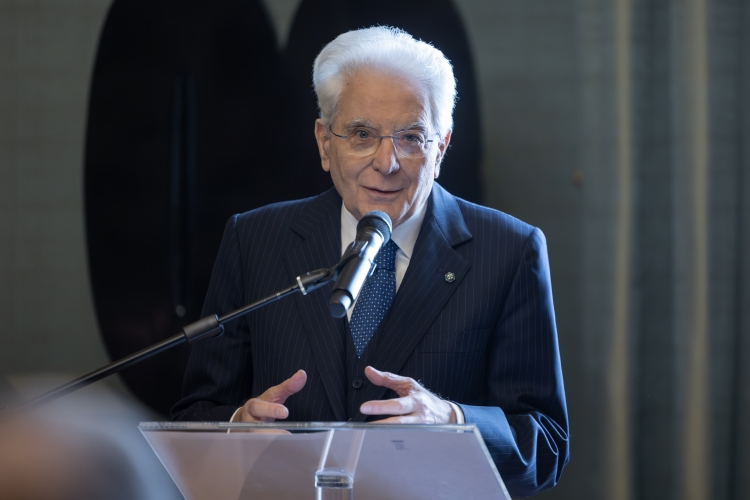 Il Presidente della Repubblica Sergio Mattarella incontra il Presidente dell’Associazione Italiana Editori, unitamente ad una delegazione  
