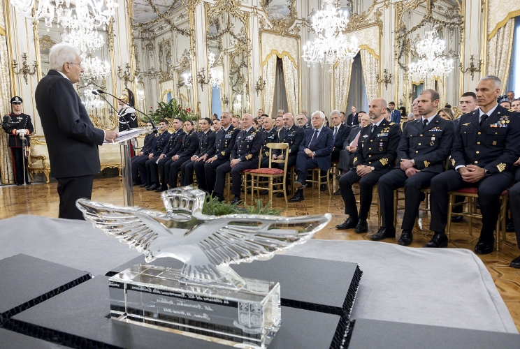 Il Presidente Sergio Mattarella nel corso dell'incontro con una rappresentanza dell’Aeronautica Militarein occasione del 102° anniversario di fondazione