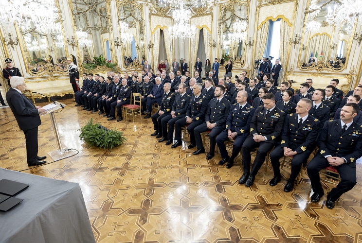 Il Presidente Sergio Mattarella nel corso dell'incontro con una rappresentanza dell’Aeronautica Militarein occasione del 102° anniversario di fondazione