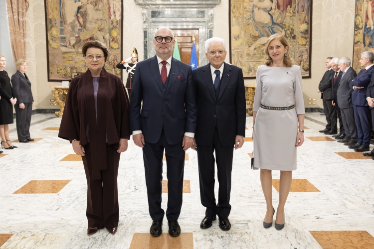 Il Presidente Sergio Mattarella e la Signora Laura con Alar Karis, Presidente della Repubblica di Estonia e la Signora Sirje Karis
