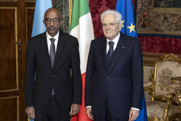 Il Presidente Sergio Mattarella con S.E. il Signor Ibrahim Omar Shegow, nuovo Ambasciatore della Repubblica Federale di Somalia, in occasione della presentazione delle Lettere credenziali