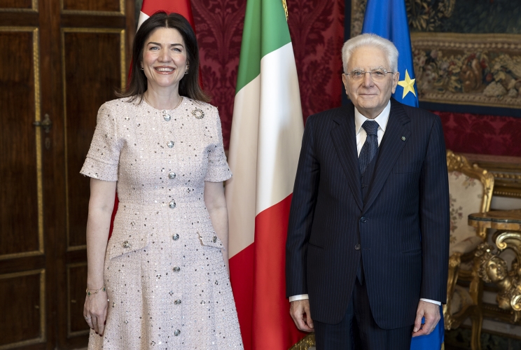 Il Presidente Sergio Mattarella con S.E. la Signora Elif Çomoğlu Ülgen, nuovo Ambasciatore della Repubblica di Turchia, in occasione della presentazione delle Lettere credenziali