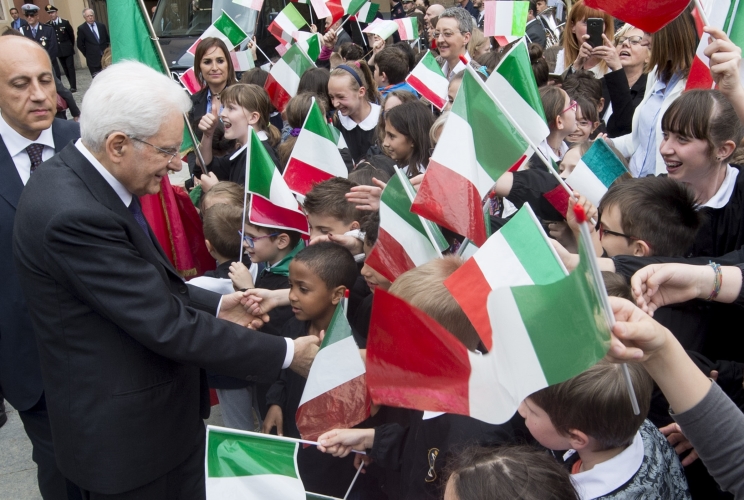 Il Presidente Sergio Mattarella al termine della visita a Dogliani