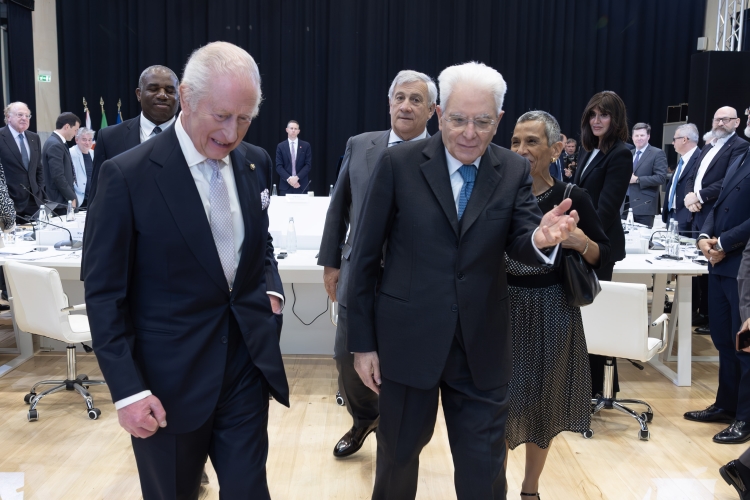 Il Presidente della Repubblica Sergio Mattarella con Sua Maestà il Re Carlo III del Regno Unito di Gran Bretagna e Irlanda del Nord, al Complesso architettonico di Testaccio, alla conclusione della Tavola Rotonda dal titolo “Energia pulita per la crescita”  
