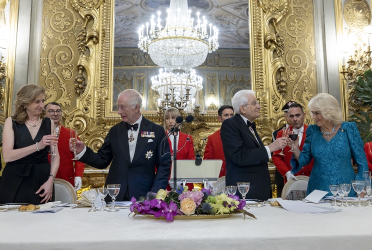 Il Presidente della Repubblica Sergio Mattarella e il Re Carlo III in occasione del pranzo di Stato.
