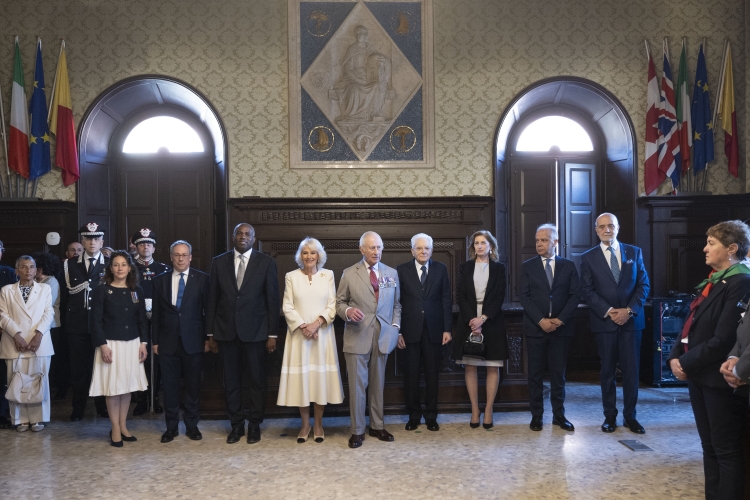 Il Presidente della Repubblica Sergio Mattarella a Ravenna con Re Carlo III, la Regina Camilla e la Signora Laura Mattarella a Palazzo Municipale
