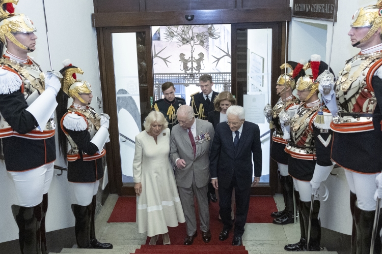 Il Presidente della Repubblica Sergio Mattarella a Ravenna con Re Carlo III, la Regina Camilla e la Signora Laura Mattarella a Palazzo Municipale
