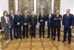 Il Presidente Sergio Mattarella con Stephan Winkelmann, Amministratore Delegato di Automobili Lamborghini S.p.A. in occasione dell'incontro con una delegazione della Società