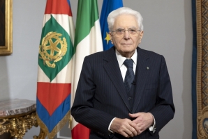 Il Presidente Sergio Mattarella nel corso del messaggio per la morte di Papa Francesco