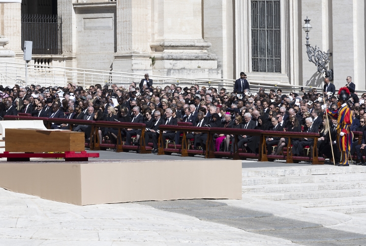 Il Presidente della Repubblica Sergio Mattarella alle Esequie Solenni del Sommo Pontefice Francesco