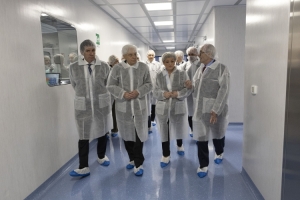 Il Presidente della Repubblica Sergio Mattarella all’azienda BSP Pharmaceuticals S.p.a di Latina, con Marina Elvira Calderone, Ministro del Lavoro e delle Politiche Sociali, in occasione della celebrazione della Festa del Lavoro
