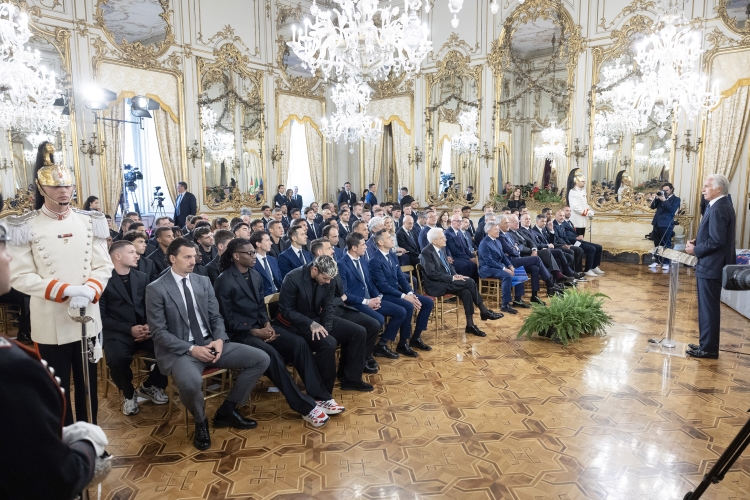 Il Presidente della Repubblica Sergio Mattarella nel corso dell'incontro con le squadre finaliste della Coppa Italia di calcio Frecciarossa Milan – Bologna
