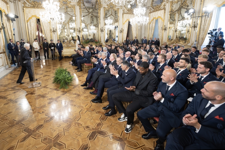 Il Presidente della Repubblica Sergio Mattarella in occasione dell'incontro con le squadre finaliste della Coppa Italia di calcio Frecciarossa Milan – Bologna
