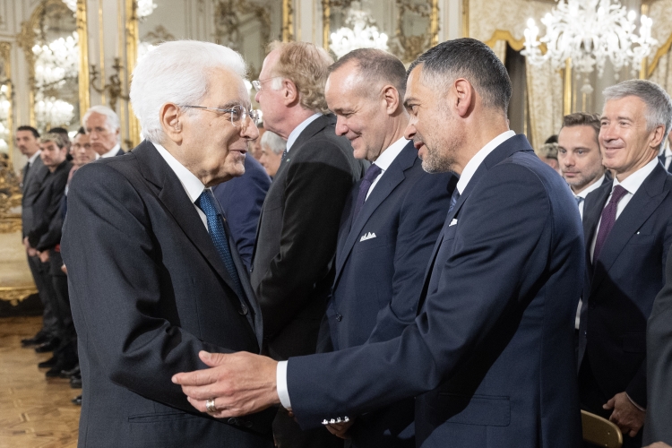 Il Presidente della Repubblica Sergio Mattarella saluta Sergio Conceição,allenatore del Milan calcio,in occasione dell'incontro con le squadre finaliste della Coppa Italia di calcio Frecciarossa Milan – Bologna
