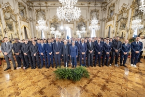 Il Presidente della Repubblica Sergio Mattarella con le squadre finaliste della Coppa Italia di calcio Frecciarossa Milan – Bologna
