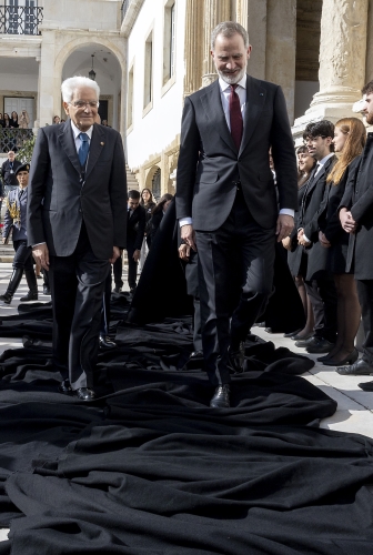 Il Presidente della Repubblica Sergio Mattarella in occasione della consegna della dell'onorificenza accademica di Dottore Honoris Causa dell'Università di Coimbra