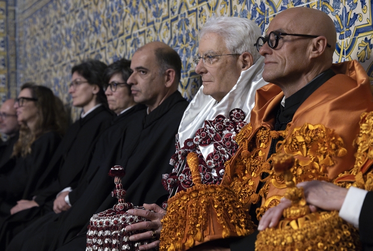 Il Presidente della Repubblica Sergio Mattarella in occasione della consegna della dell'onorificenza accademica di Dottore Honoris Causa dell'Università di Coimbra