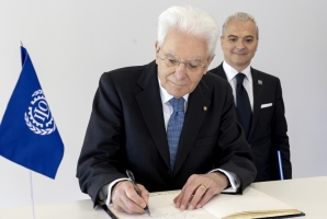 Il Presidente della Repubblica Sergio Mattarella con Christophe Perrin, Direttore del Centro internazionale di formazione dell’ILO e Direttore della Scuola di Sviluppo di Torino,  in occasione della cerimonia di apertura dell’Anno Accademico della Scuola di Sviluppo del Centro internazionale di Formazione dell’Organizzazione internazionale del Lavoro
