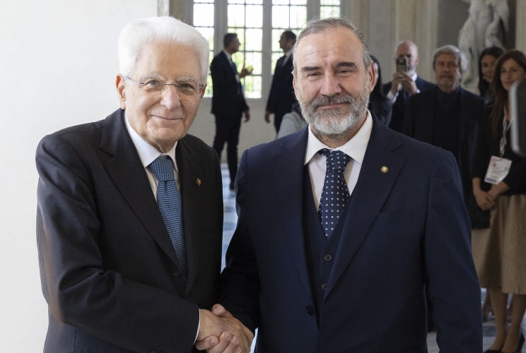 Il Presidente della Repubblica Sergio Mattarella con Marco Devecchi, Presidente dell’Accademia di Agricoltura di Torino, in occasione del 240° anniversario dell’Accademia dell’Agricoltura di Torino, presso la Reggia della Veneria Reale