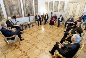 Il Presidente Sergio Mattarella nel corso dell'incontro con una delegazione dell’Istituto Giuseppe Toniolo di Studi Superiori, per la presentazione del Rapporto Giovani 