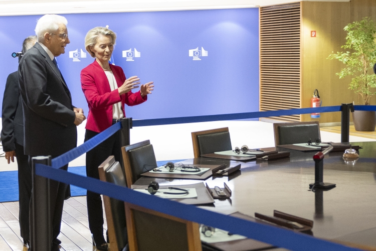 Il Presidente della Repubblica Sergio Mattarella con Ursula von der Leyen, Presidente della Commissione Europea
