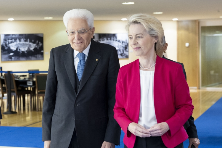 Il Presidente della Repubblica Sergio Mattarella con Ursula von der Leyen, Presidente della Commissione Europea
