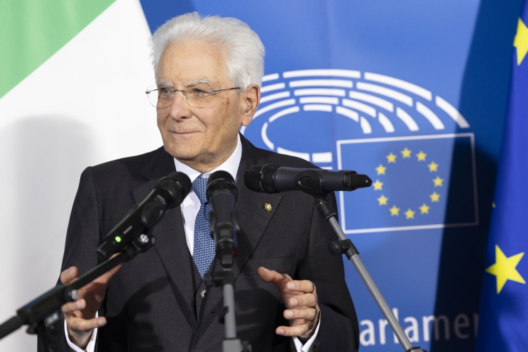 Il Presidente della Repubblica Sergio Mattarella incontra funzionari italiani in servizio presso le Istituzioni dell’Unione Europea
