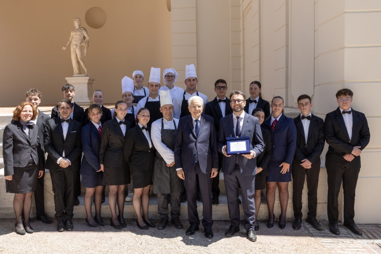 Il Presidente della Repubblica Sergio Mattarella incontra una rappresentanza di studenti degli istituti alberghieri,in occasione del Ricevimento della Festa Nazionale della Repubblica
