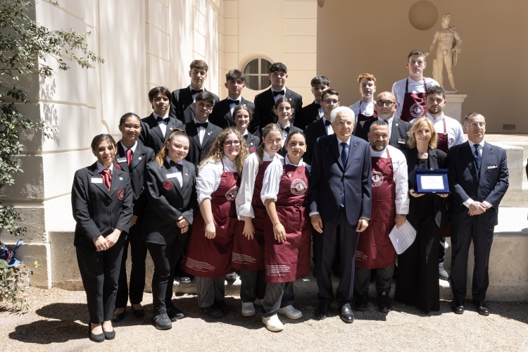 Il Presidente della Repubblica Sergio Mattarella incontra una rappresentanza di studenti degli istituti alberghieri,in occasione del Ricevimento della Festa Nazionale della Repubblica
