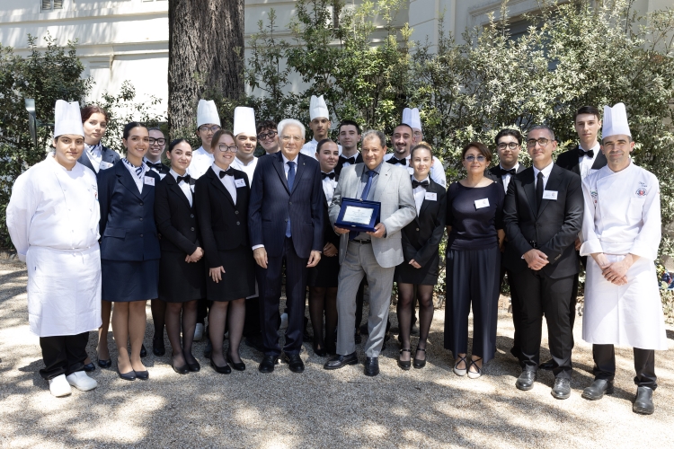 Il Presidente della Repubblica Sergio Mattarella incontra una rappresentanza di studenti degli istituti alberghieri, in occasione del Ricevimento della Festa  della Repubblica


