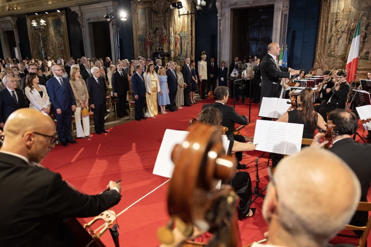 Il Presidente Sergio Mattarella in occasione del concerto eseguito dall’Orchestra del Teatro di San Carlo di Napoli, diretta dal Maestro Riccardo Frizza, in onore del Corpo Diplomatico accreditato presso lo Stato Italiano
