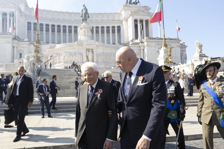 Il Presidente della Repubblica Sergio Mattarella all'Altare della Patria,in occasione della Festa Nazionale della Repubblica
