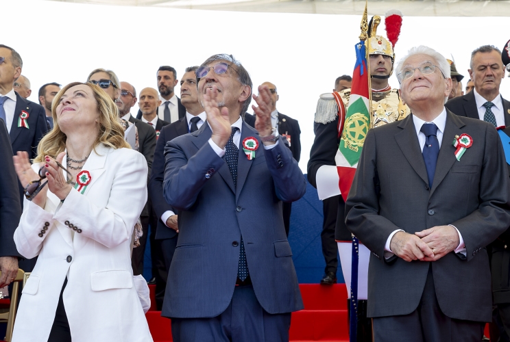 Il Presidente Sergio Mattarella e le alte cariche dello Stato alla Rivista Militare in occasione del 79° anniversario della Repubblica Italiana