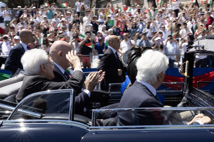 Il Presidente Sergio Mattarella alla Rivista Militare in occasione del 79° anniversario della Repubblica Italiana