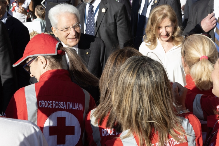 Il Presidente Sergio Mattarella nei Giardini del Palazzo del Quirinale, in occasione dell’apertura alle categorie fragili per la Festa della Repubblica
