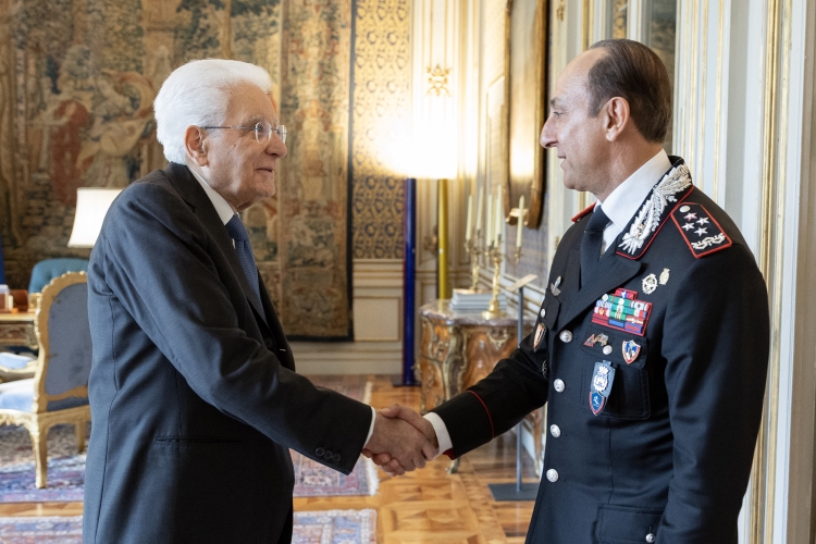Il Presidente della Repubblica, Sergio Mattarella, riceve il Comandante Generale dell’Arma dei Carabinieri, Salvatore Luongo, in occasione del 211° anniversario di fondazione dell’Arma