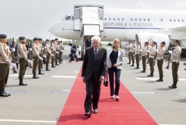 Il Presidente della Repubblica Sergio Mattarella al suo arrivo a Lussemburgo, in occasione della visita ufficiale nel Granducato di Lussemburgo