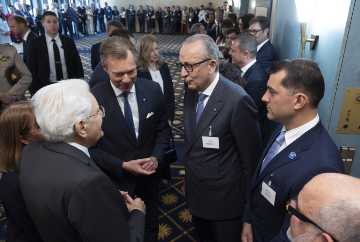 Il Presidente Mattarella nel corso dell'incontro con il personale dell'Ambasciata d'Italia in Lussemburgo e una rappresentanza della collettività italiana, alla presenza del Granduca di Lussemburgo
