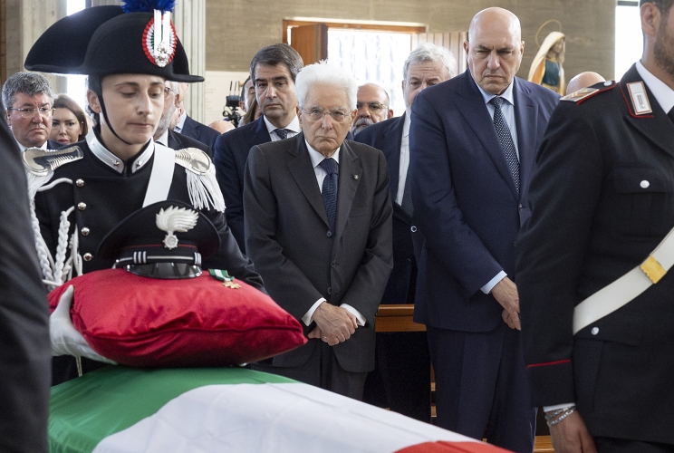 Il Presidente della Repubblica Sergio Mattarella nel corso delle Esequie in forma solenne del Brigadiere Carlo Legrottaglie.