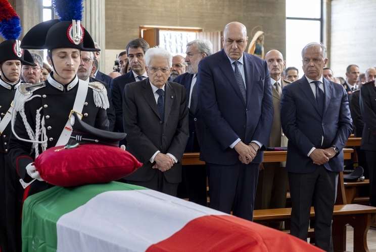 Il Presidente della Repubblica Sergio Mattarella nel corso delle Esequie in forma solenne del Brigadiere Carlo Legrottaglie.