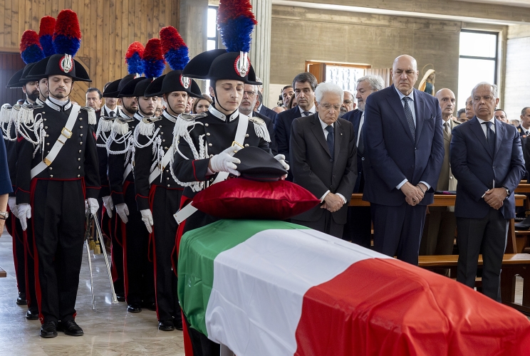 Il Presidente della Repubblica Sergio Mattarella nel corso delle Esequie in forma solenne del Brigadiere Carlo Legrottaglie.