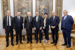 Il Presidente Sergio Mattarella con Stefano Besseghini, Presidente dell'Autorità di regolazione per Energia Reti e Ambiente unitamente ai componenti il Collegio