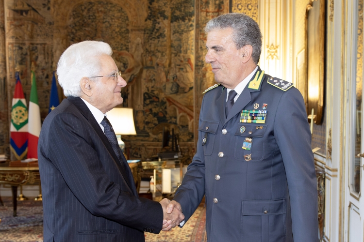 Il Presidente della Repubblica Sergio Mattarella incontra Andrea De Gennaro,Comandante Generale della Guardia di Finanza, in occasione del 251° anniversario della costituzione del Corpo   
