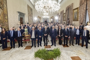 Mattarella incontra i volontari del Touring Club Italiano, in occasione del 10°
anniversario del progetto "Aperti per Voi al Quirinale"